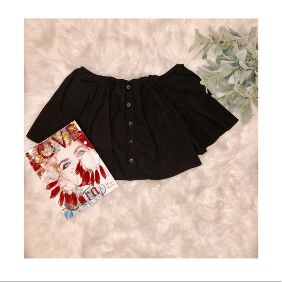 Forever 21 Tops - Forever 21 off the shoulder top✨